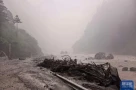 Video vụ sạt lở đất kinh hoàng ở Tây Tạng sáng nay