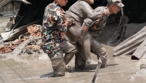 Lũ lụt thảm khốc khiến 362 người thiệt mạng ở Nepal và Tây Tạng, hơn 1.400 người mất tích (kèm ảnh)
