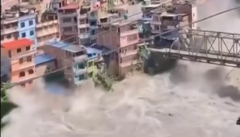 Hơn 1.000 người mất tích sau thảm họa sông băng sụp đổ ở Nepal, nhiều du khách nước ngoài chưa được tìm thấy