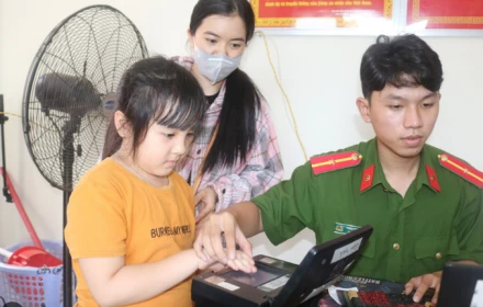Con chưa đủ 14 tuổi dùng SIM của bố mẹ có bị khóa VNeID theo quy định mới? Thông tin phụ huynh cần biết