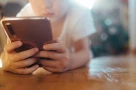 Chúng ta nên làm gì khi con cái bắt đầu trò chuyện với trí tuệ nhân tạo?
