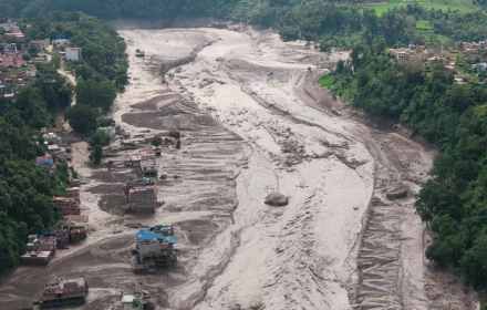 Lũ 180 km/h từ Himalaya: “Sóng thần trên núi” dội xuống, sông băng đã báo trước thảm họa