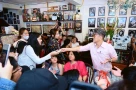 Quán cà phê của Đàm Vĩnh Hưng nhận đánh giá 1 sao, nam ca sĩ lên tiếng giải thích