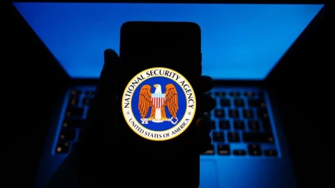 Lý do Cục an ninh quốc gia Mỹ khuyên khởi động lại smartphone hàng tuần
