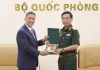 Hùng Cao là ai? Hành trình từ cậu bé rời Việt Nam đến ứng viên Bộ trưởng Hải quân Mỹ