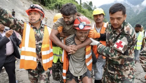 Những chi tiết cách các thợ mỏ Nepal sống sót được tiết lộ: họ sống sót bằng cách uống nước bùn; lực lượng cứu hộ mất gần sáu ngày mới tiếp cận được