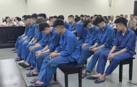 Rủ nhau ra đường “tìm ai gây sự thì đánh”, 18 thanh niên lĩnh án