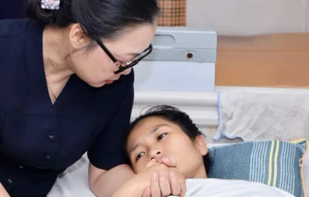 Đọc mà cảm động chảy nước mắt, thương quá cô giáo lao ra cứu bé 2 tuổi; bị xe tải cán qua hai chân