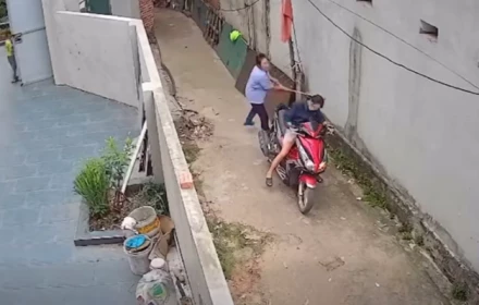 Người phụ nữ cầm chổi đánh hàng xóm ở Bắc Ninh: Công an vào cuộc