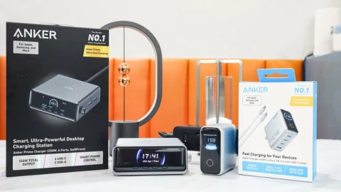 Trải nghiệm Anker Prime 250W A2345 và Anker Zolo 140W A2697: bộ đôi sạc độc lạ tích hợp cả màn hình, AI cảm xúc, "sạc cả thế giới"