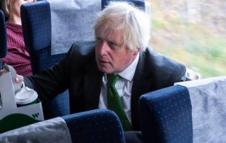 Nga tấn công tàu hỏa gần biên giới Ba Lan ngay sau khi đoàn tàu chở cựu Thủ tướng Anh Boris Johnson rời đi