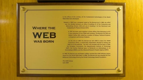 Ngày này 32 năm trước: quyết định "cho không" world wide web của một tổ chức đã thay đổi thế giới!