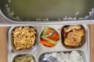 Vì sao Trường Tiểu học Mê Linh phải tạm dừng bữa ăn bán trú?