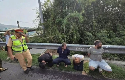 Nóng! 🚨 Nhóm người nước ngoài lấy hụt 3 vòng kiềng vàng ở Sông Cầu