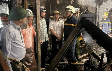 Thương tâm, cháy nhà lúc rạng sáng nay ở phố Văn Cao (Hà Nội), 5 người chết
