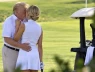 Vì sao Nhà Trắng khẳng định bức ảnh ông Trump hôn trợ lý Natalie Harp là giả?