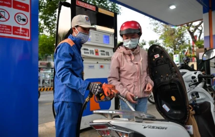 Giá xăng dầu chiều 17/9: E10 RON95 tăng gần 1.400 đồng, diesel áp sát 30.000 đồng/lít