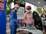 Giá xăng dầu chiều 17/9: E10 RON95 tăng gần 1.400 đồng, diesel áp sát 30.000 đồng/lít