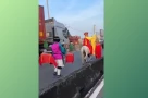 Xác minh clip nhóm hóa trang Tây Du Ký cưỡi ngựa trên làn ô tô ở TP.HCM