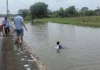 Nam sinh lớp 11 không biết bơi vẫn lao xuống sông cứu hai em nhỏ