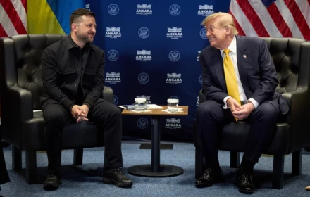 Trump yêu cầu Zelenskyy gặp Putin ở Moscow để đàm phán