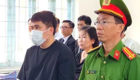 Vì sao tiếp tục hoãn xét xử tài xế xe tải vụ tai nạn làm nữ sinh 14 tuổi không qua khỏi ở Vĩnh Long?