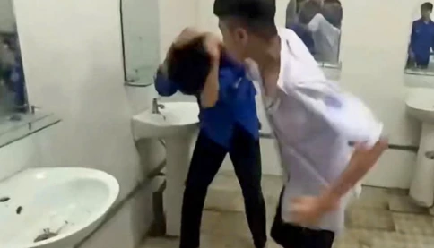 Nam sinh lớp 12 ở Lâm Đồng bị bạn học đánh gãy xương cánh mũi: Một cú đánh không phải là “chuyện trẻ con”