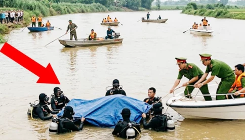 Thi thể người đàn ông bị khối đá đè lên, trục vớt phát hiện sự thật kinh hoàng