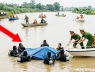 Thi thể người đàn ông bị khối đá đè lên, trục vớt phát hiện sự thật kinh hoàng