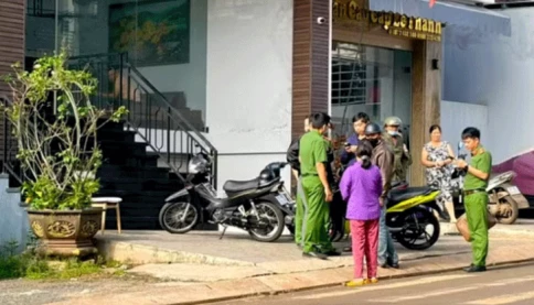 Camera ghi lại cảnh người phụ nữ rời phòng một mình trước khi tử vong tại khách sạn ở Gia Lai