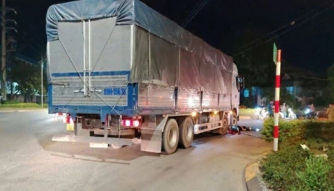 Hưng Yên: Hai mẹ con tử vong sau va chạm với xe tải tại nút giao khu công nghiệp