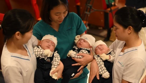 Kỳ tích y khoa: Ba anh em sinh ba chào đời cách nhau gần 38 giờ, lần đầu được ghi nhận tại Việt Nam