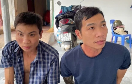 Khởi tố 4 kẻ chuyên trộm chó, chém người để tẩu thoát