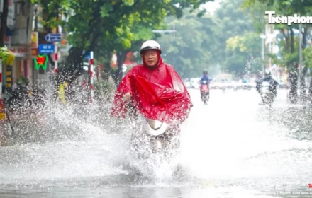 Không khí lạnh bao trùm Bắc bộ, mưa lớn khắp các tỉnh thành, thời tiết Hà Nội ra sao?