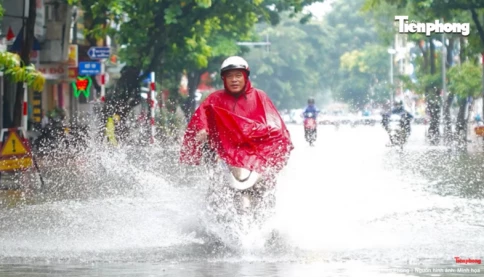 Không khí lạnh bao trùm Bắc bộ, mưa lớn khắp các tỉnh thành, thời tiết Hà Nội ra sao?