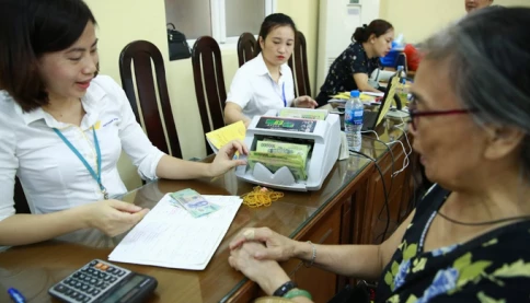 Từ 5/10/2026, người từ đủ 60 đến dưới 75 tuổi được hưởng 810.000 đồng/tháng trong trường hợp nào?