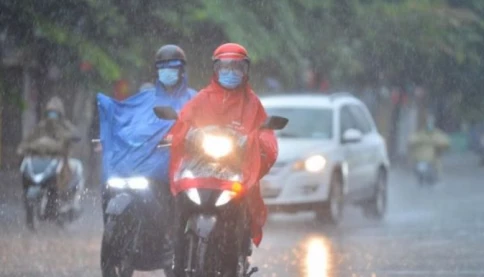 Dự báo mưa dông mới nhất: Bắc Bộ có nơi trên 150mm, miền Trung tiếp tục mở rộng vùng mưa