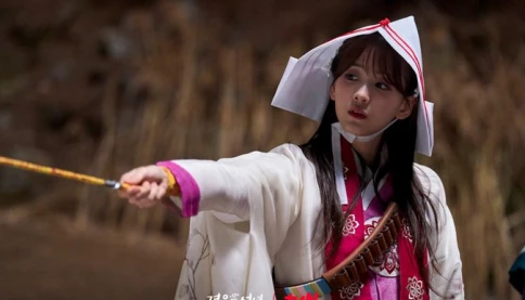 Tử vi tuần mới 5/10 - 11/10: Tuổi Thìn đừng để chuyện riêng “chen sóng”, Tuổi Ngọ ra tay công việc càng trôi chảy