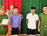 Chồng đập phá, tưới xăng đốt  nhà vì bực tức khi vợ uống bia, nhảy múa chưa chịu về