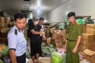 Hà Nội: Gần 20 tấn bánh kẹo đóng gói trong nước bị “phù phép” thành hàng ngoại