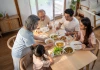 Người già ăn hay nghẹn, hay làm rơi vỡ đồ: Cách ứng xử để người già không cảm thấy cô đơn ngay trong nhà của mình