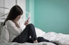 Việc đòi tiền từ người vợ/chồng ngoại tình có được coi là tống tiền không?