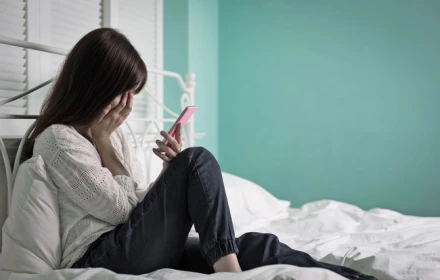 Việc đòi tiền từ người vợ/chồng ngoại tình có được coi là tống tiền không?