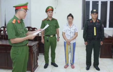 Phải phạt thật nặng! 🚨 Khởi tố 2 đối tượng nuôi heo dùng chất tạo nạc Salbutamol