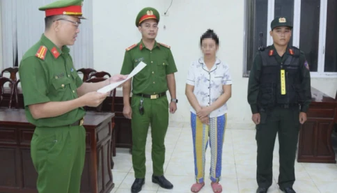 Phải phạt thật nặng! 🚨 Khởi tố 2 đối tượng nuôi heo dùng chất tạo nạc Salbutamol