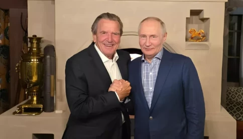 Ảnh sinh nhật Putin và Schröder gây bão chính trường Đức, Thủ tướng Merz nổi giận