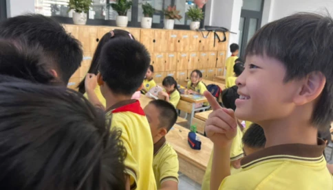 Đầu năm học, học phí cho con giảm hẳn, thấy nhẹ gánh thật sự