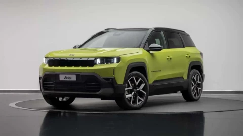 Jeep Compass 2024: Nâng cấp công nghệ, màn hình lớn, hỗ trợ cập nhật OTA