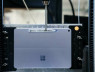 Bên trong phòng lab của Microsoft: thả rơi, "chích điện", dùng cả robot để tạo ra chiếc laptop AI nhỏ gọn hơn