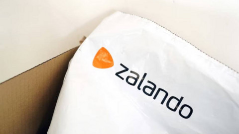 Người mẫu thật sắp thất nghiệp vì AI? Zalando tiết lộ cách AI giúp tiết kiệm 90% chi phí quảng cáo